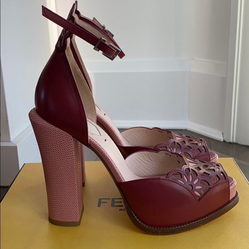 NIB New FENDI Chameleon Pumps Shoes Stilettos 38 8